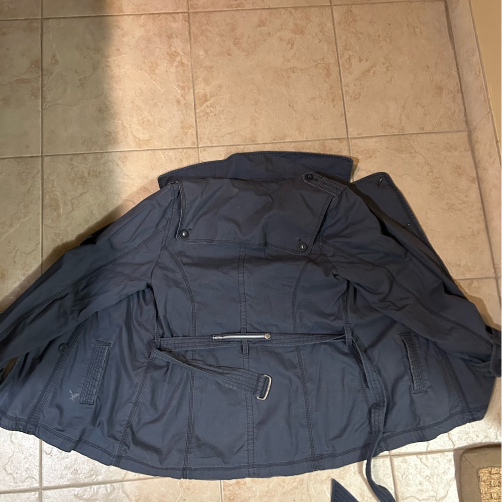 Women’s Jackets - Picture 5 of 10